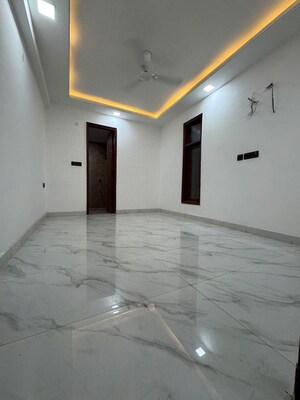 Room in 2 BHK Apartment at Chattarpur – for Rent