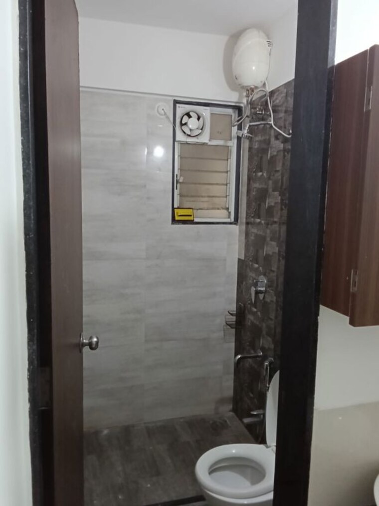 Bathroom, saniket-sunwinds 2 Bedroom 1100 Sq.Ft. Apartment In Bavdhan Pune 10551158