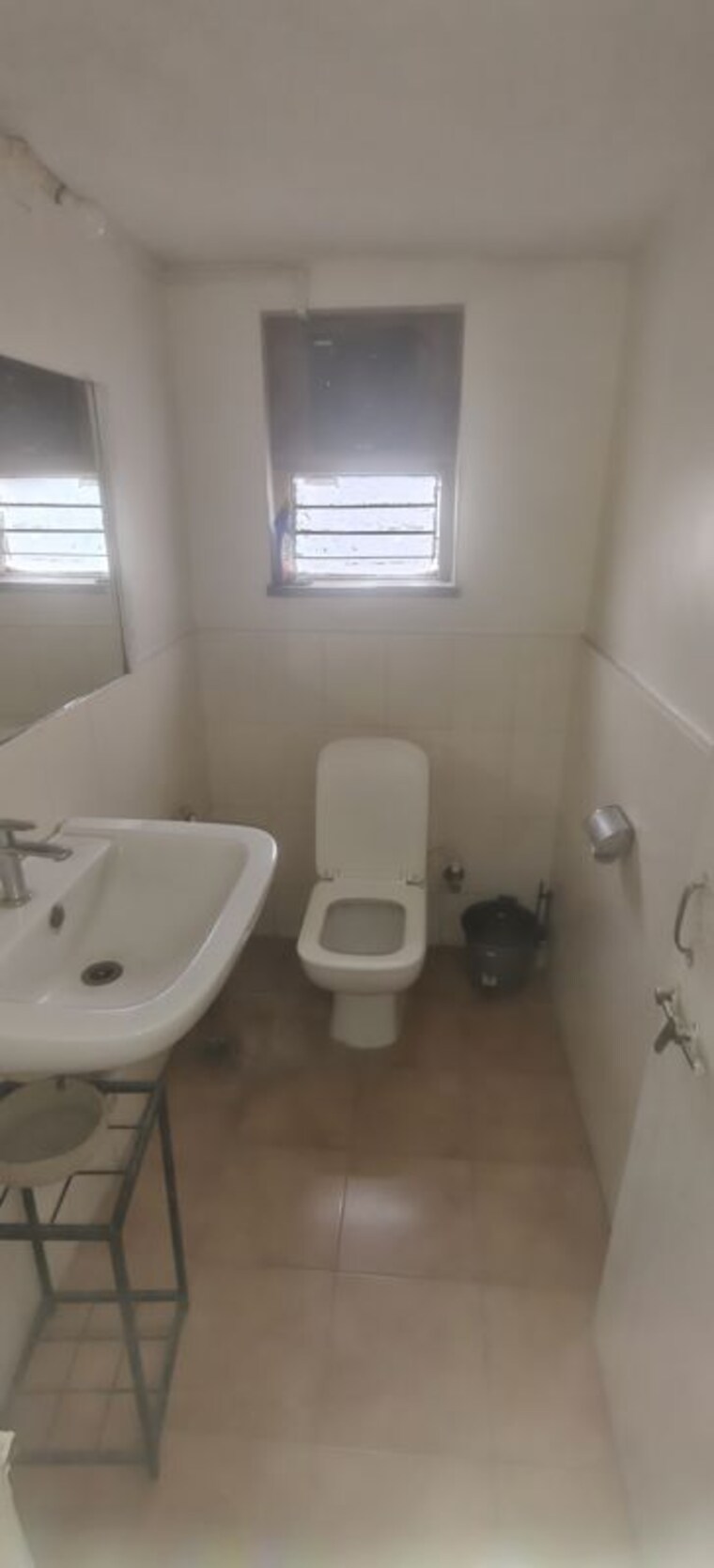 Attached Bathroom, senapati bapat road Commercial Office Space 2500 Sq.Ft. In Senapati Bapat Road Pune 10548016