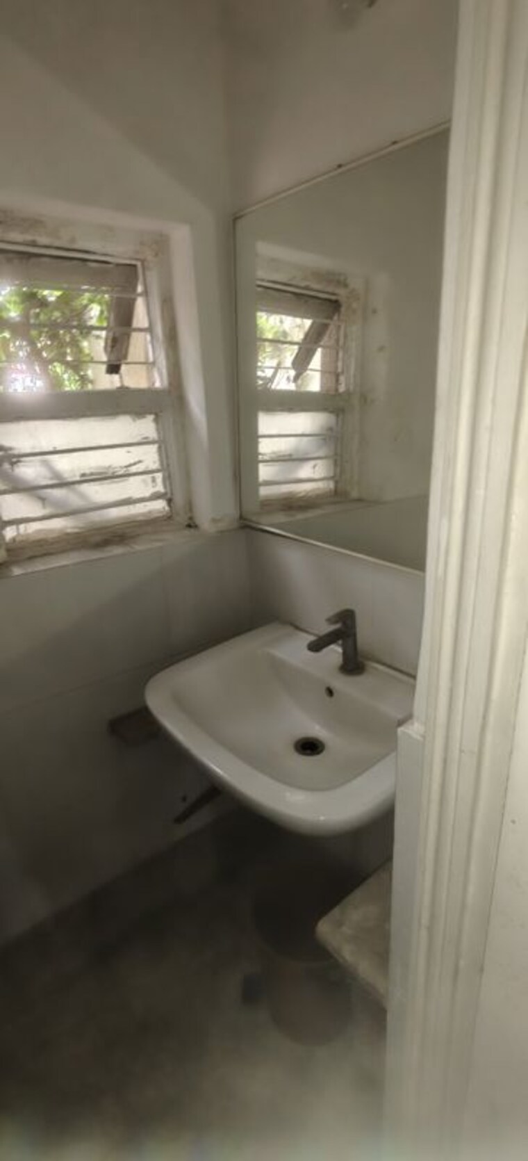 Bathroom, senapati bapat road Commercial Office Space 2500 Sq.Ft. In Senapati Bapat Road Pune 10548016