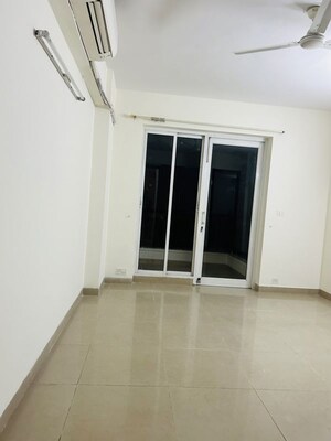 Building Lobby in 3.5 BHK Builder Floor at Vipul World Floors, Sector 48 – for Sale