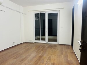Room in 3.5 BHK Builder Floor at Vipul World Floors, Sector 48 – for Sale