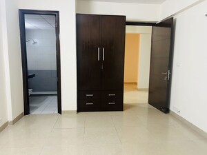 Room in 3.5 BHK Builder Floor at Vipul World Floors, Sector 48 – for Sale