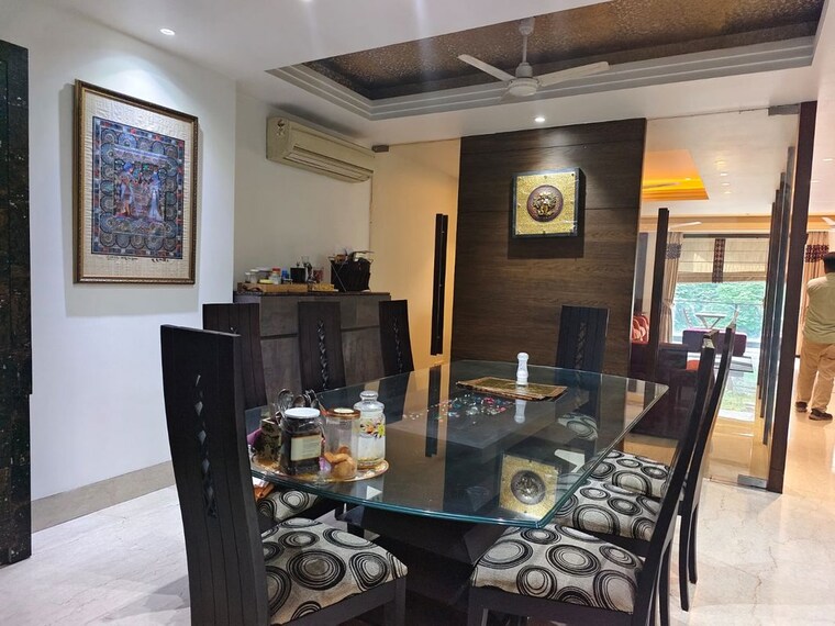Gym, new friends colony 4 Bedroom 500 Sq.Yd. Builder Floor In New Friends Colony Delhi 10551162