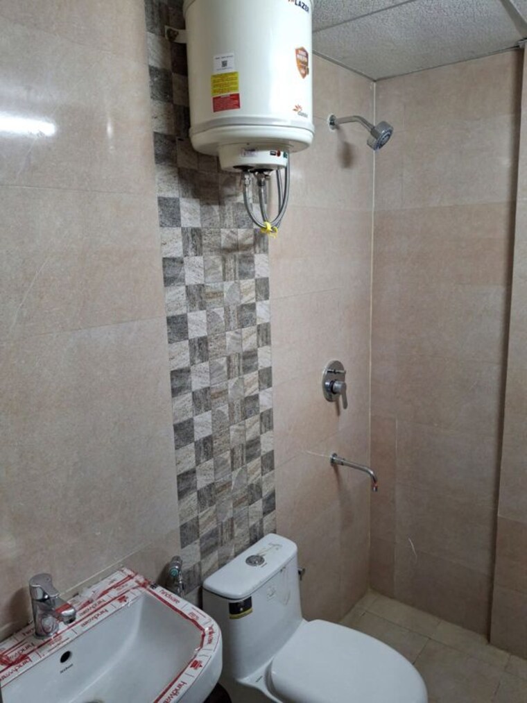 Bathroom, bliss-orra 2 Bedroom 1300 Sq.Ft. Apartment In Ambala Highway Zirakpur 10551192