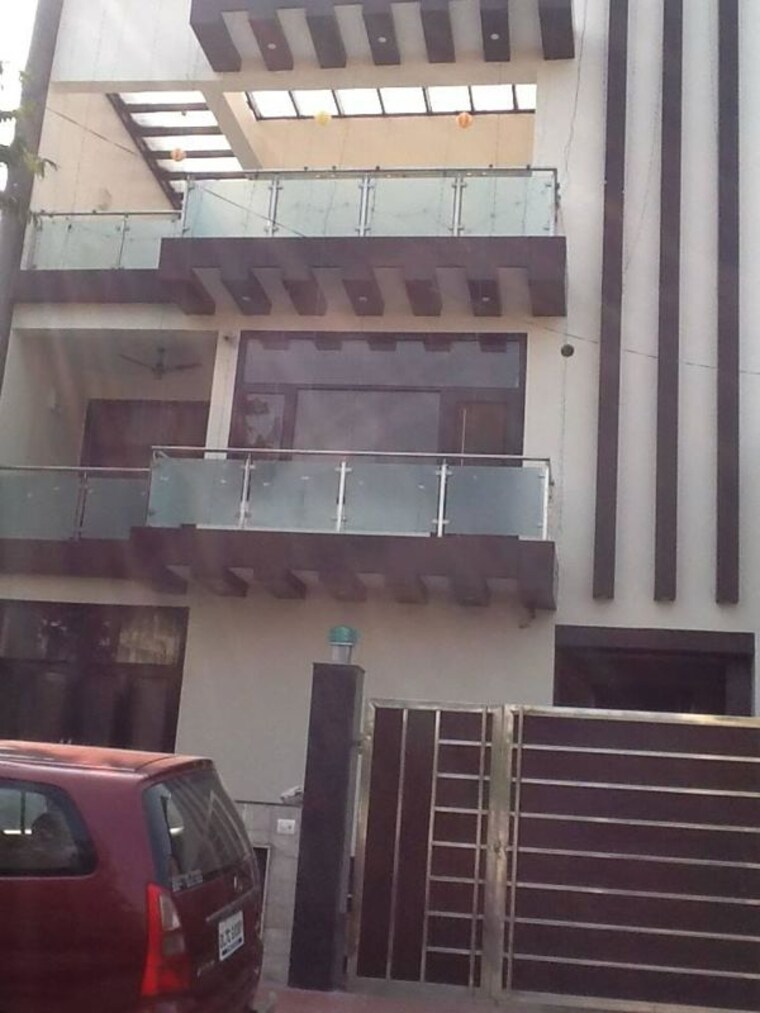Exterior View, jaipuria-plaza 5 Bedroom 164 Sq.Mt. Independent House In Sector 26 Noida 10551197