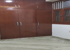 Room in 3 BHK Builder Floor at Sector 1 Vaishali – for Rent