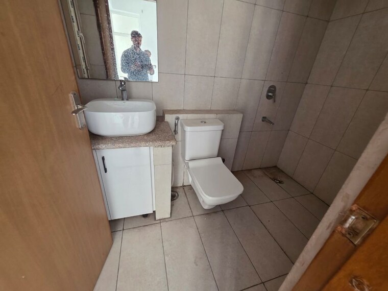 Bathroom, ss-the-leaf 3 Bedroom 2408 Sq.Ft. Apartment In Sector 85 Gurgaon 10551211