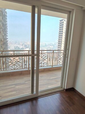 Room in 3 BHK Apartment at Sector 82 A – for Rent