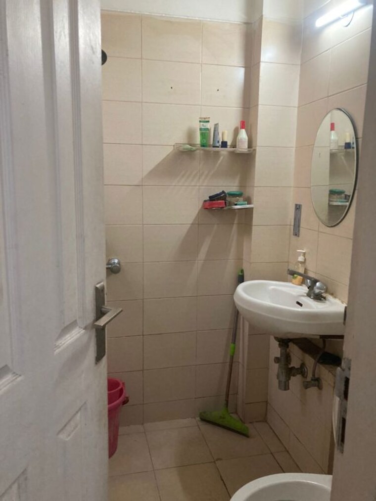 Bathroom, klj-greens 3 Bedroom 180 Sq.Yd. Apartment In Sector 77 Faridabad 10551149