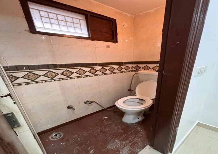 Bathroom, sector 26 dwarka 1 Bedroom 36 Sq.Yd. Builder Floor In Sector 26 Dwarka Delhi 10551285