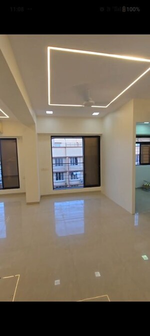 Room in 2.5 BHK Apartment at Juhu Pearl, Juhu – for Rent