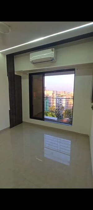 Room in 2.5 BHK Apartment at Juhu Pearl, Juhu – for Rent
