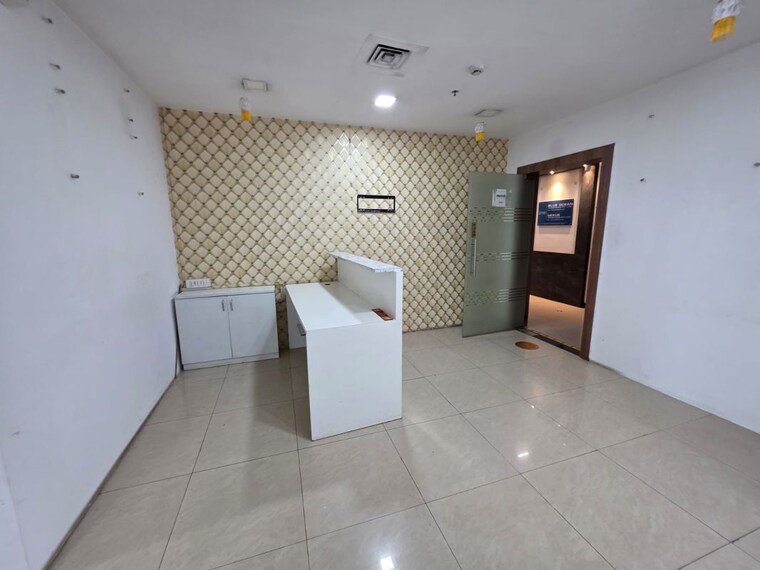 Bathroom, platinum-techno-park Commercial Office Space 2683 Sq.Ft. In Vashi Sector 30 Navi Mumbai 10551337