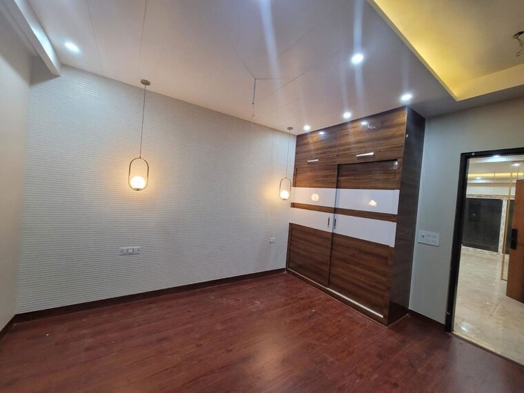 Room, sector 9 3 Bedroom 1800 Sq.Ft. Builder Floor In Sector 9 Gurgaon 10551371