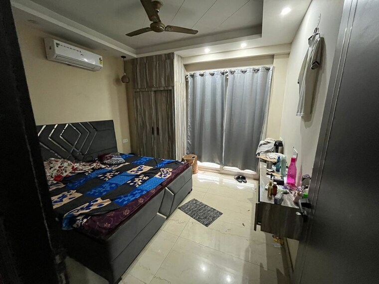 Bedroom, sector 9 3 Bedroom 1800 Sq.Ft. Builder Floor In Sector 9 Gurgaon 10551371