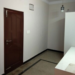 Room in 4 BHK Independent House at Benson Town – for Rent