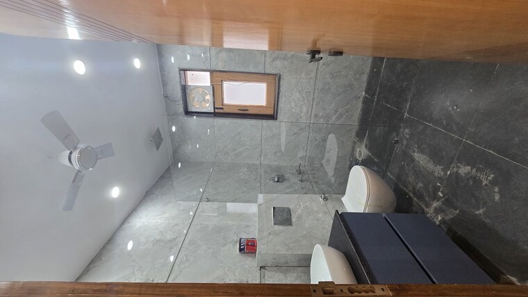Bathroom, sector 10 3 Bedroom 263 Sq.Yd. Builder Floor In Sector 10 Gurgaon 10548811