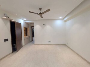 Room in 4 BHK Builder Floor at Aradhya Homes, Sector 67a – for Sale