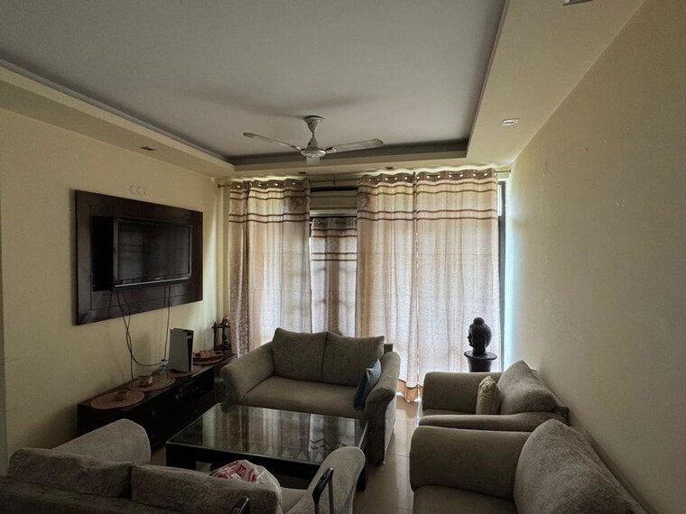 Living Room, laxmi nagar 2 Bedroom 650 Sq.Ft. Builder Floor In Laxmi Nagar Delhi 10551413