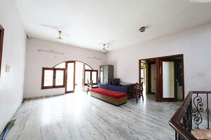Room in 5 BHK Independent House at Maninagar – for Sale