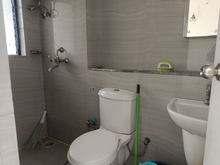 Bathroom, runwal-garden-city 1 Bedroom 400 Sq.Ft. Apartment In Balkum Pada Thane 10551417