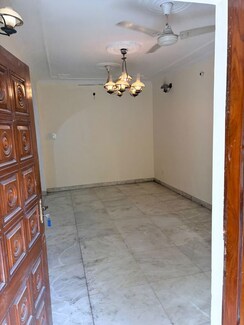 2 BHK + Extra Room Builder Floor For Rent in Sector 27