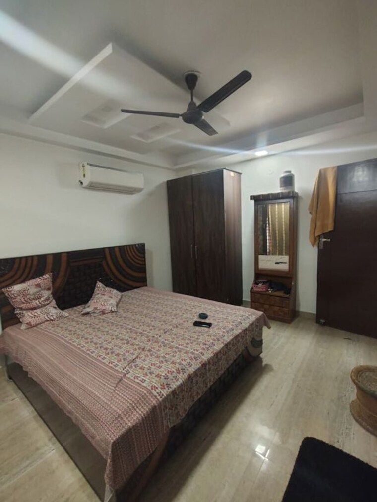 Bedroom, green fields colony 3 Bedroom 1800 Sq.Ft. Builder Floor In Green Fields Colony Faridabad 10551418