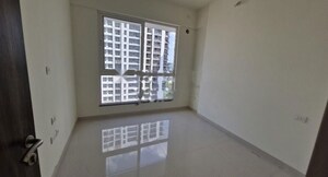 Room in 2 BHK Apartment at Lodha Amara, Kolshet Road – for Rent