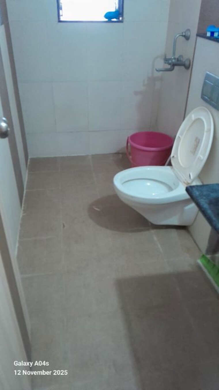 Bathroom, thane west Pg For Boys In Thane West 10551462