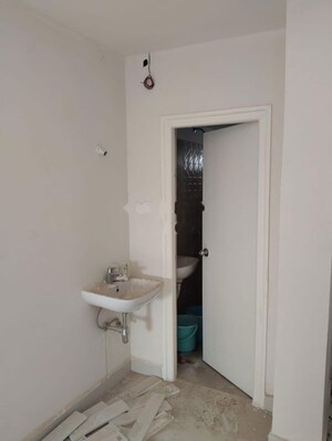 Bathroom in 3 BHK Apartment at Fortune Green Homes Sapphire, Tellapur – for Rent