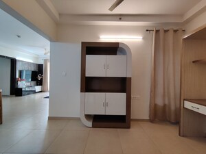 Room in 3.5 BHK Apartment at Bhartiya Nikoo Homes Phase 2, Thanisandra Main Road – for Rent