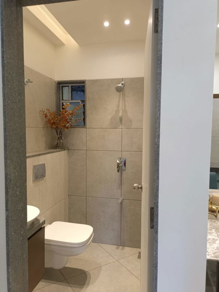 Bathroom, darshanam-seltosa 4 Bedroom 1300 Sq.Ft. Apartment In Gotri Vadodara 10443904