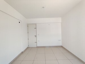 Room in 2 BHK Apartment at Mana Macasa Emerald, Choodasandra – for Sale