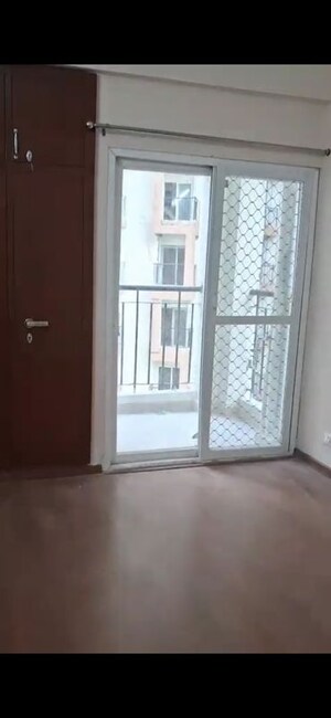 Room in 2 BHK Apartment at Amrapali Ivory Heights, Amrapali Dream Valley – for Rent