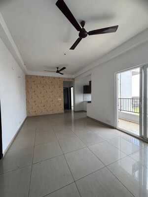 Room in 2 BHK Apartment at Homes 121, Sector 121 – for Sale