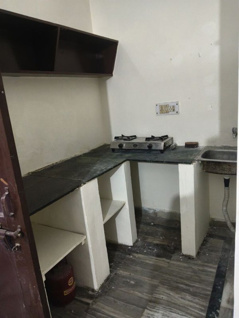 Kitchen, rwa-apartments-sector-52 1 Bedroom 550 Sq.Ft. Independent House In Sector 52 Noida 10551571
