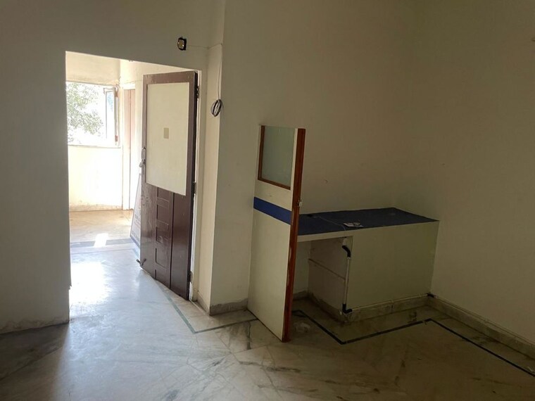 Room, phase 7 Commercial Office Space 400 Sq.Ft. In Phase 7 Mohali 10551575