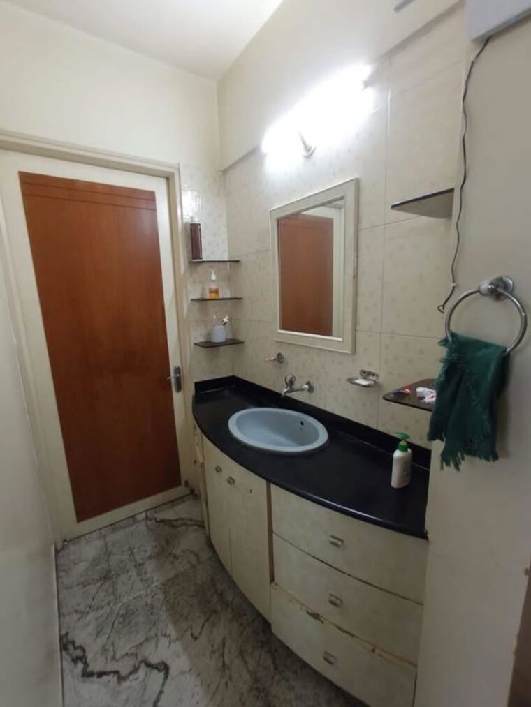 Bathroom, magarpatta-daffodils-apartment 2 Bedroom 825 Sq.Ft. Apartment In Hadapsar Pune 10551594