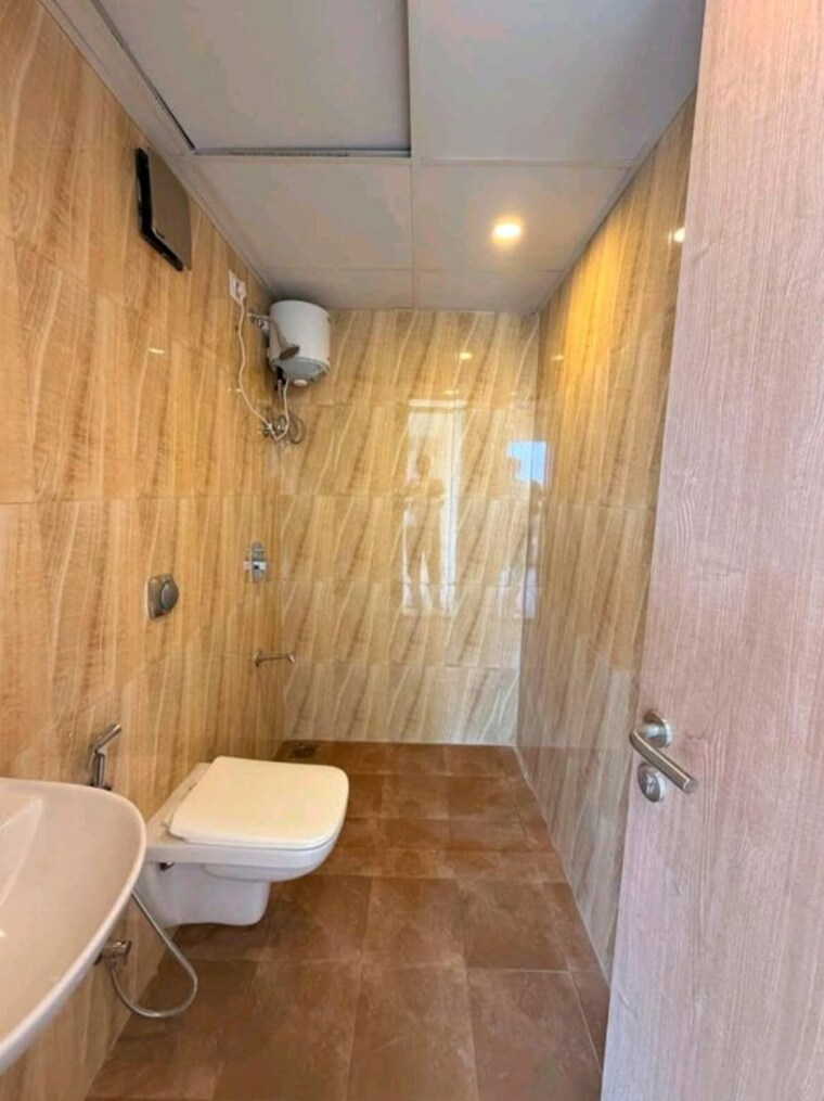 Bathroom, lodha-crown-kolshet 2 Bedroom 550 Sq.Ft. Apartment In Kolshet Road Thane 10551550
