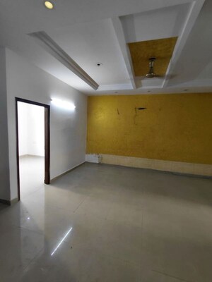 Room in 2 BHK Apartment at Pir Machalla – for Rent