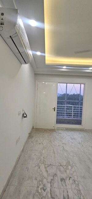 Room in 4 BHK Builder Floor at Sector 43 – for Rent
