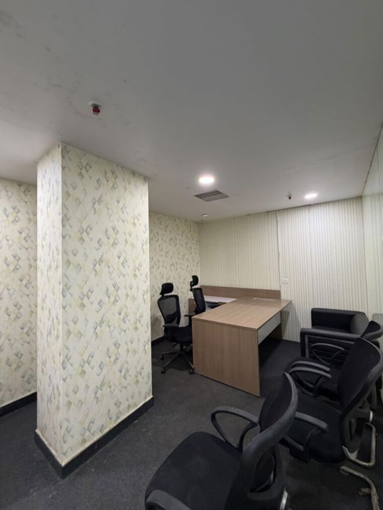 Team Area, rohtas-summit Commercial Office Space 1000 Sq.Ft. In Vibhuti Khand Lucknow 10551698