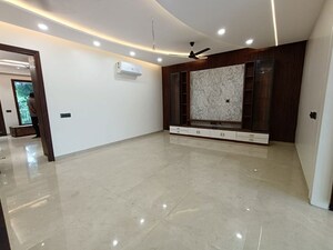 3 BHK Builder Floor For Rent in Sector 10