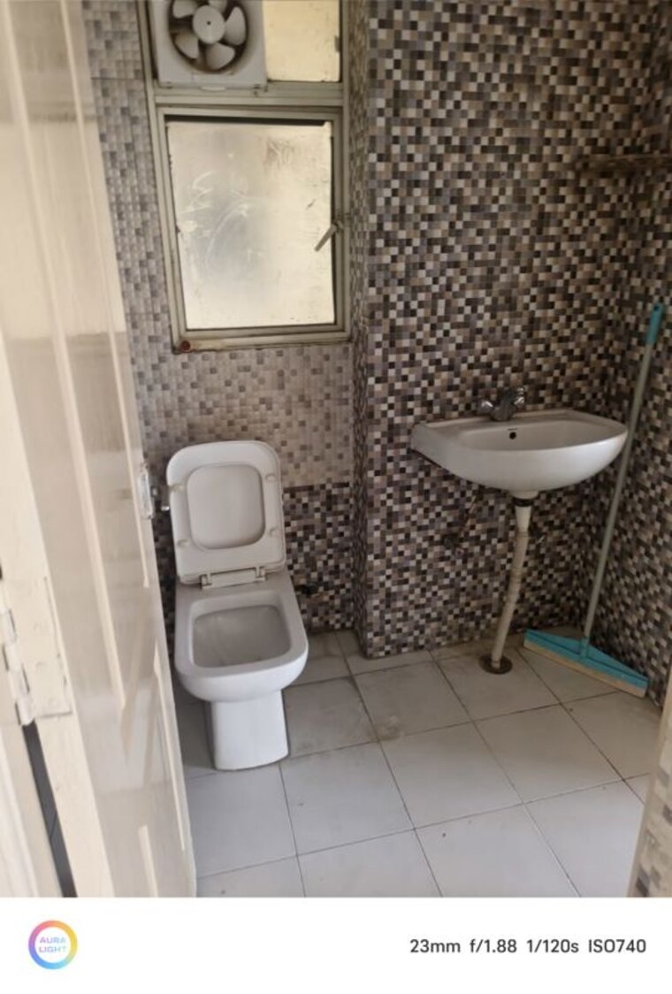 Bathroom, maxblis-grand-wellington 1 Bedroom 650 Sq.Ft. Apartment In Sector 75 Noida 10551768