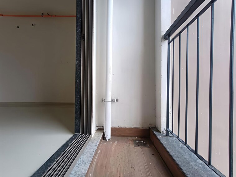 Balcony, runwal-eirene 3 Bedroom 1000 Sq.Ft. Apartment In Balkum Pada Thane 10551764