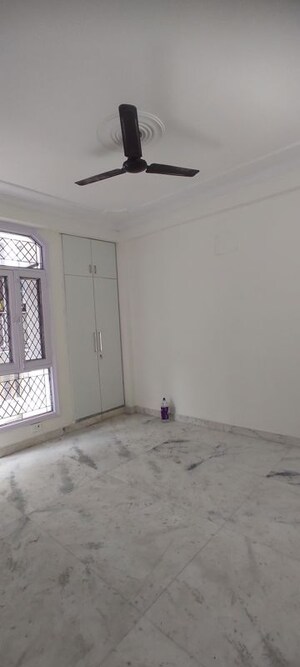 Room in 3.5 BHK Independent House at Garhi – for Sale