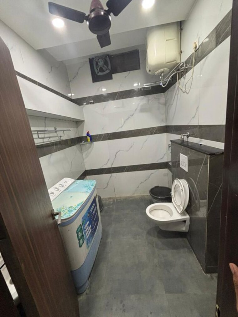 Bathroom, aerocity 1 Bedroom 250 Sq.Ft. Independent House In Aerocity Mohali 10551797