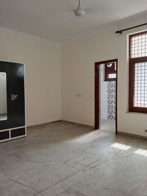 Room in 3.5 BHK Villa at Sector 23 – for Rent