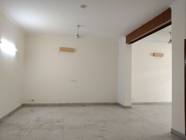 Room, sector 23 3.5 Bedroom 1800 Sq.Ft. Villa In Sector 23 Gurgaon 10551798